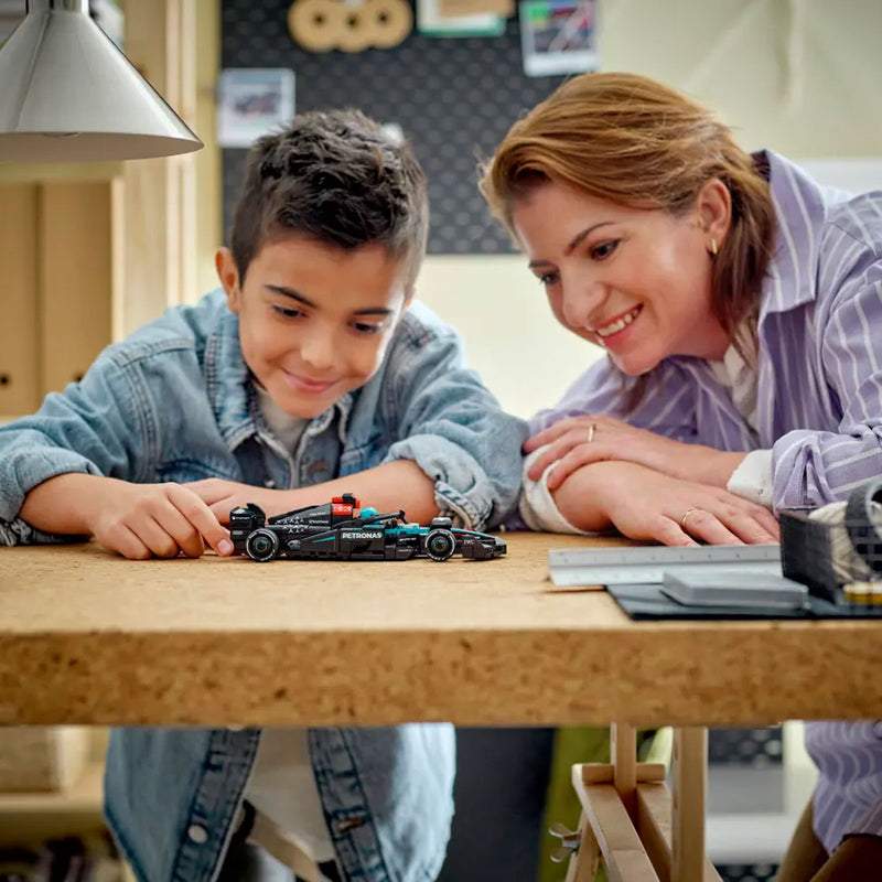 LEGO Speed Champions 77244 - Formula 1 Mercedes-AMG PETRONAS F1 Team W15 E Performance - 267 pezzi